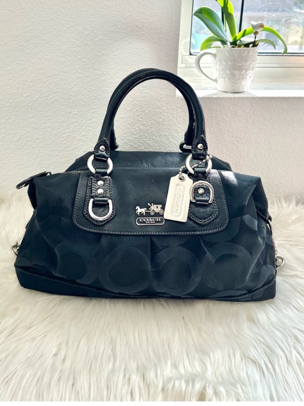 RARE COACH HANDBAG